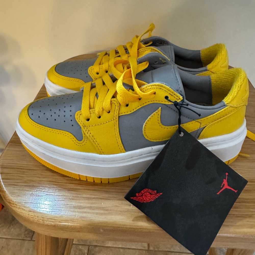 Women’s Nike air 1 elevate- NWT